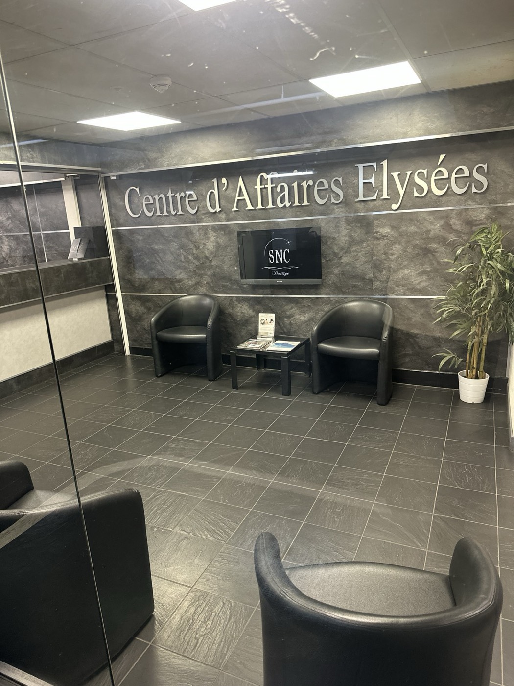 Salon d'accueil du centre d'affaires